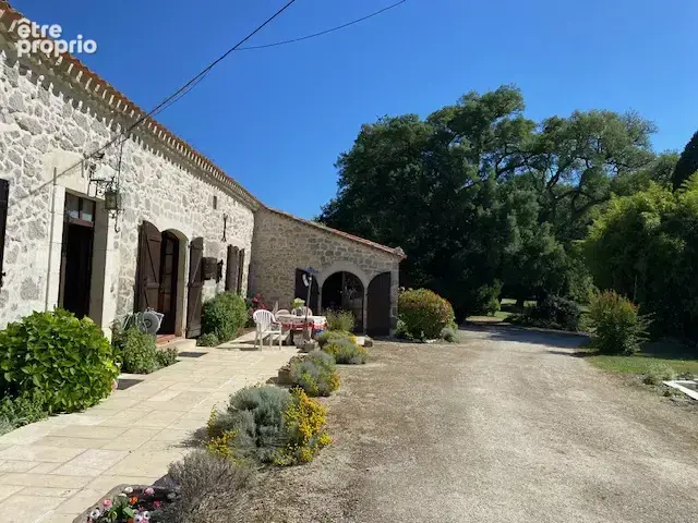 Magnifique propriété de 278 m2 sur 14 hectares - photo 9