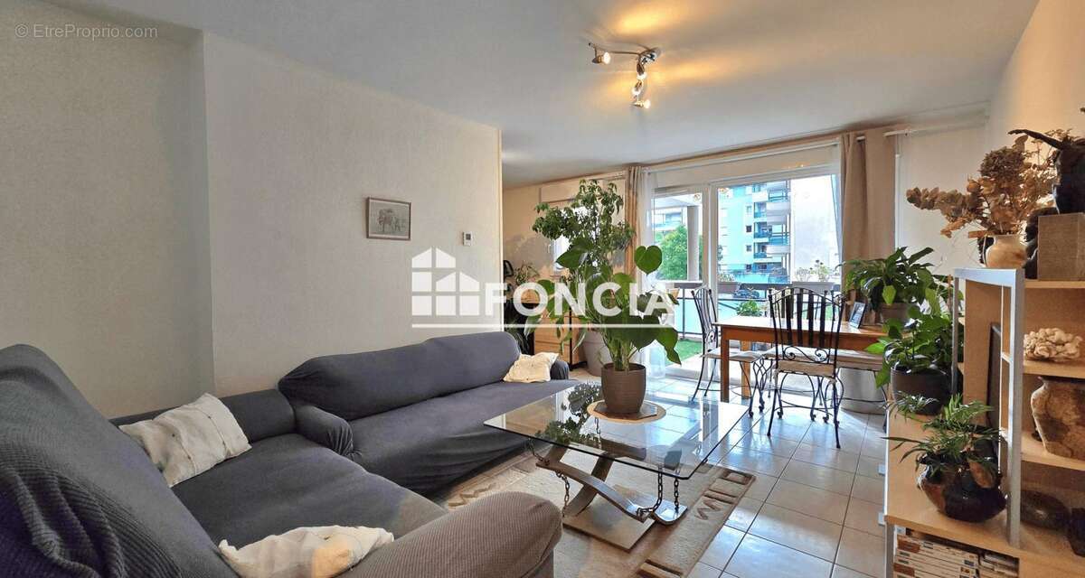 LA ROCHE-SUR-FORON : Appartement LOUE - T2 avec terrasse + Garage + Cave - photo 9