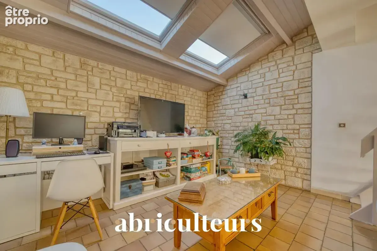Maison familiale de 154 m² avec piscine en vente à Val-de-Cognac (16370) - photo 2