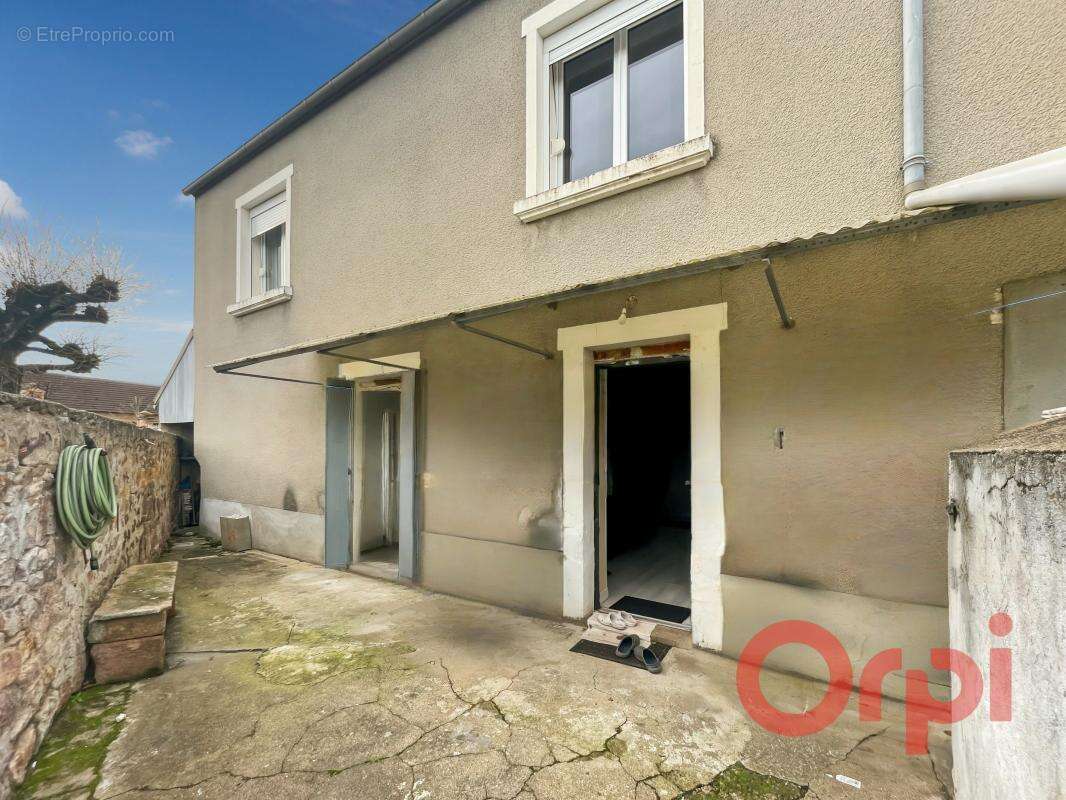 Maison à SAULZAIS-LE-POTIER