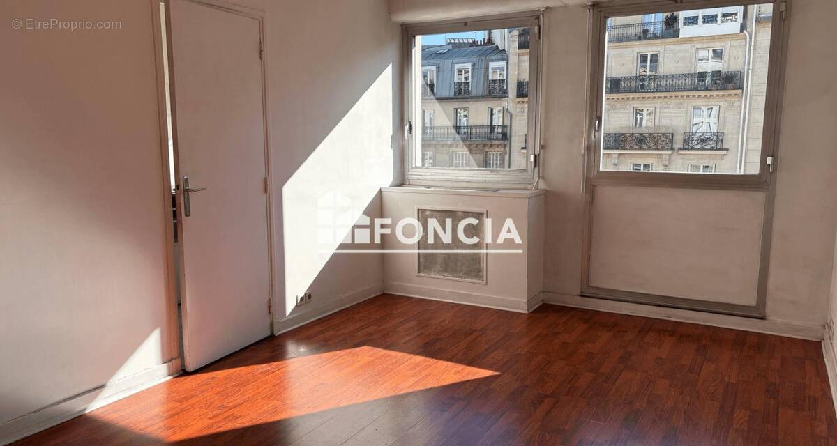 Appartement à PARIS-17E