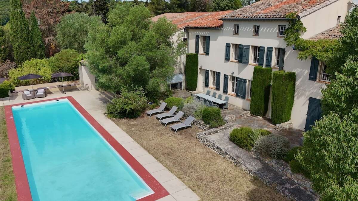 800 m² à Narbonne  - photo 5