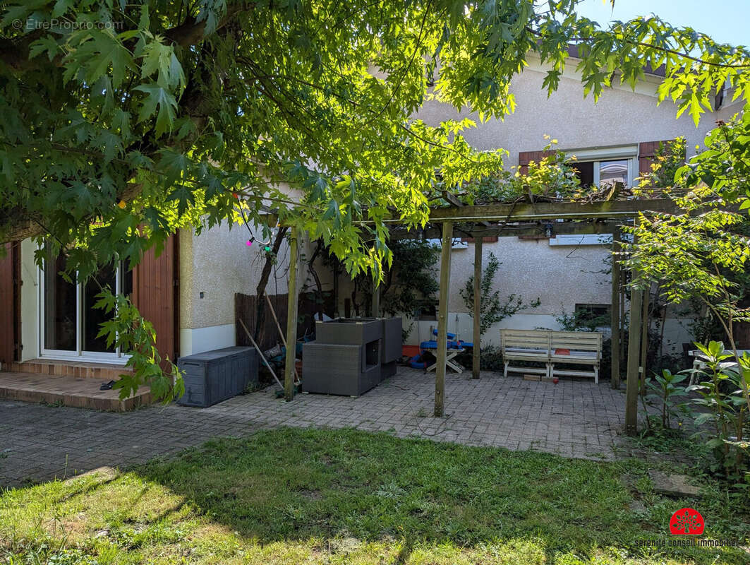 Maison à LYON-8E