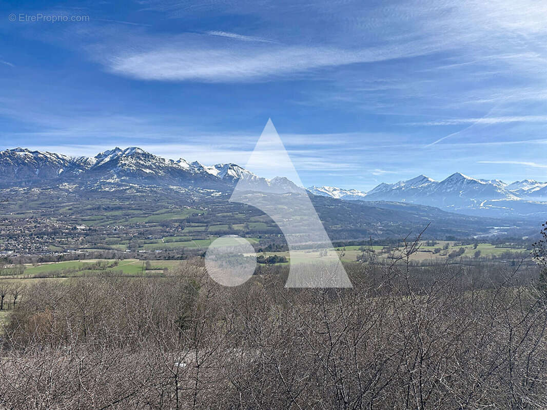Terrain à LA FARE-EN-CHAMPSAUR