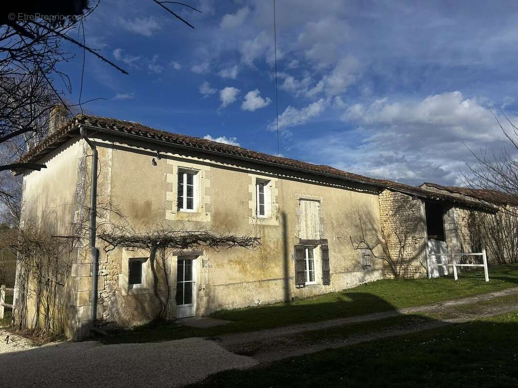 Belle maison de 5 chambres, dépendances et piscine sans voisins - photo 14