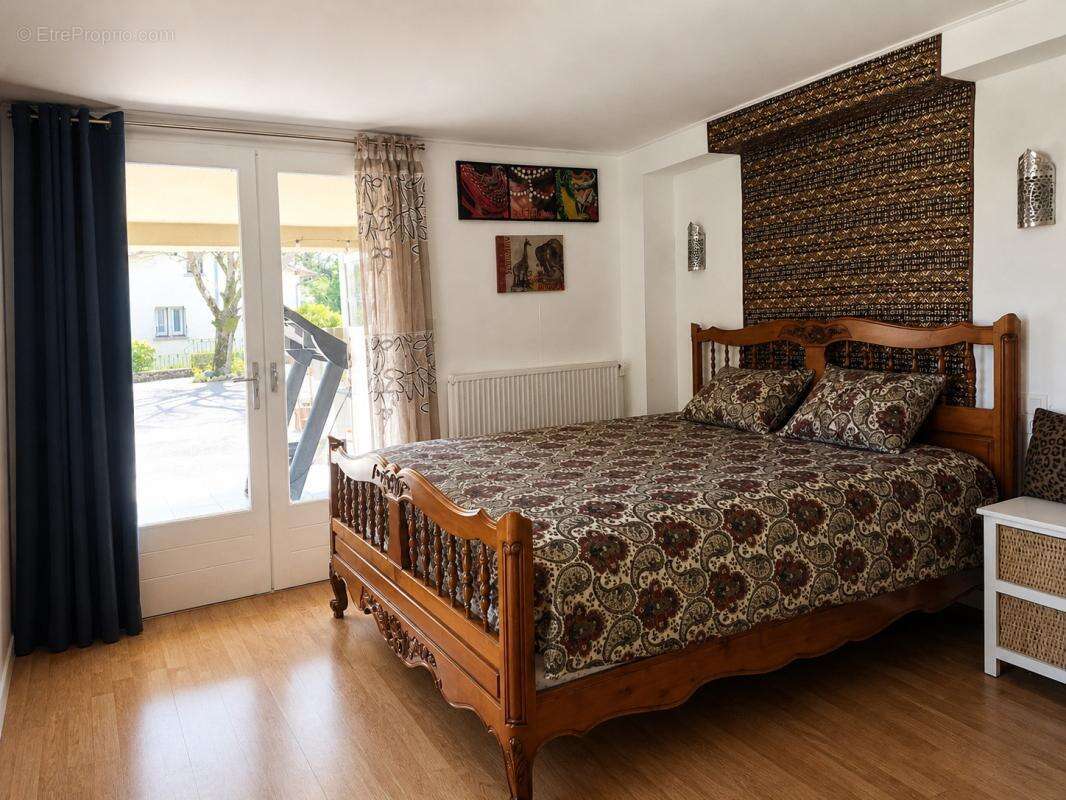 Maison à CONDAC