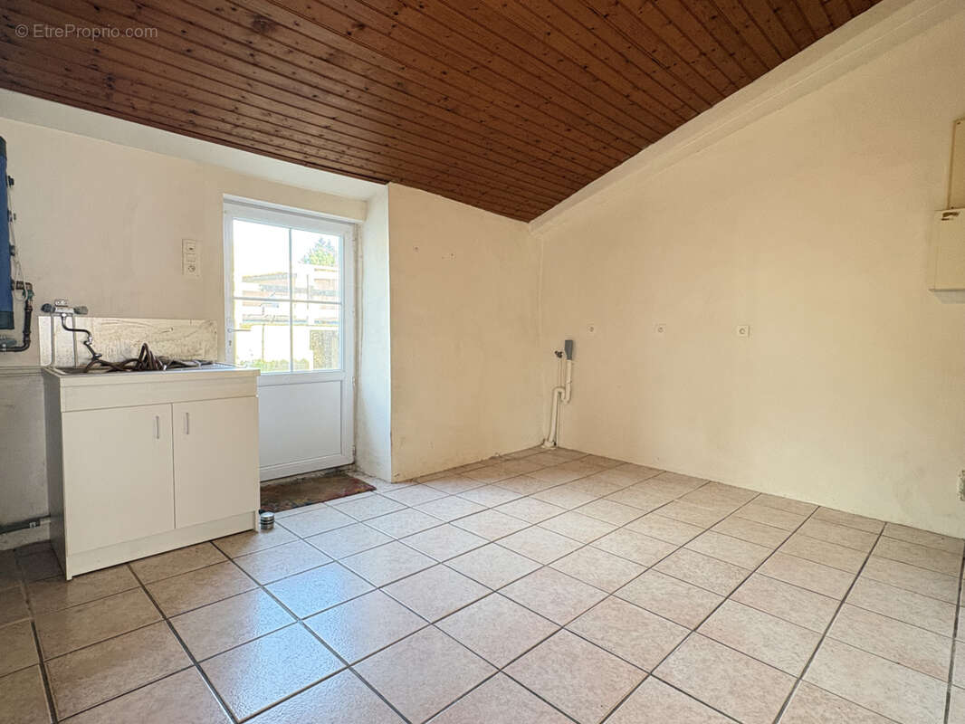 Maison à SAINT-JEAN-DE-LIVERSAY