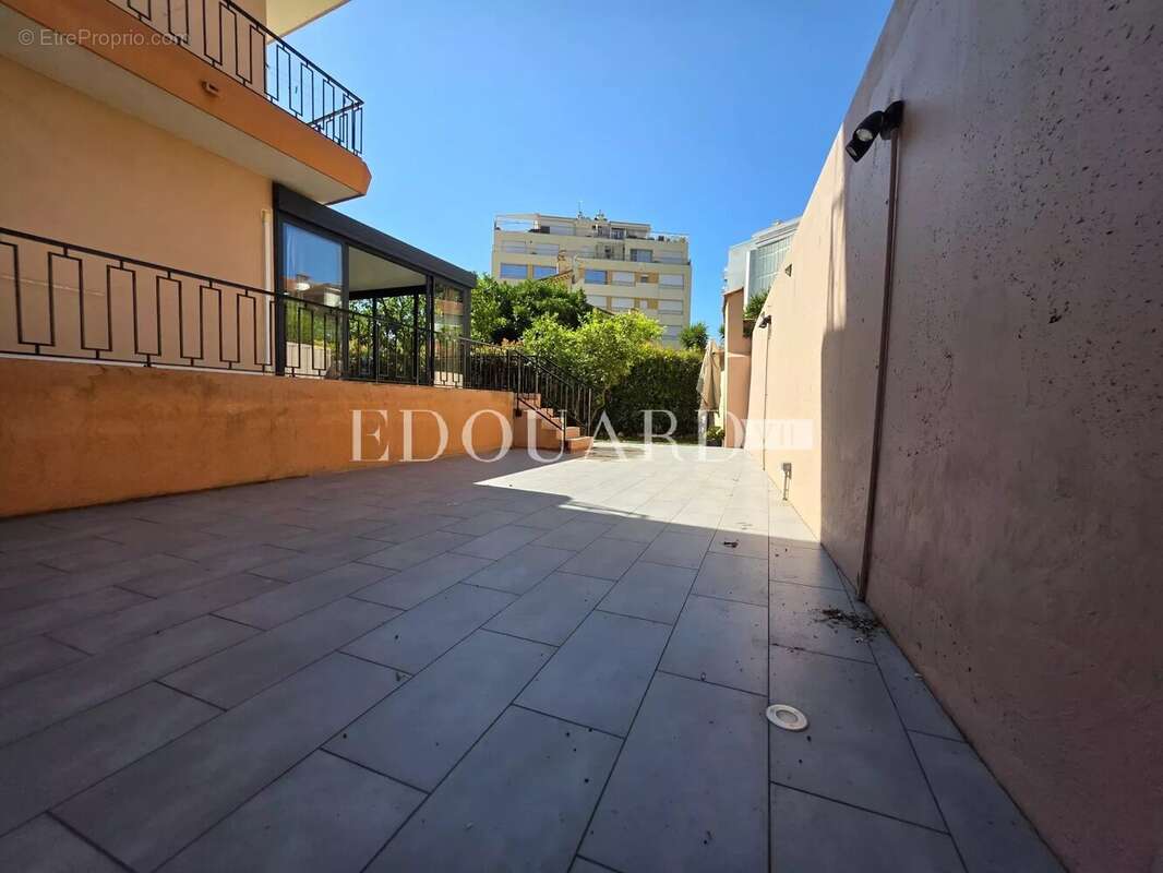 Appartement à ROQUEBRUNE-CAP-MARTIN