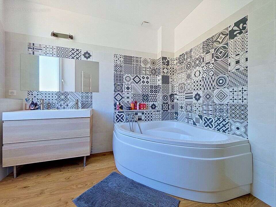 Appartement à HEYRIEUX