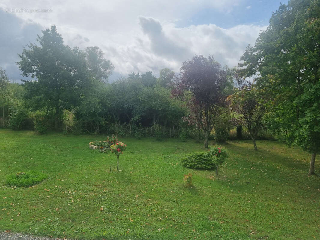 Maison à LE MELE-SUR-SARTHE