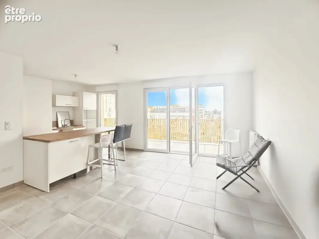 Angers /Ponts de Cé : Appartement T3 lumineux récent avec terrasse de 11,50 m2 et parking - photo 3
