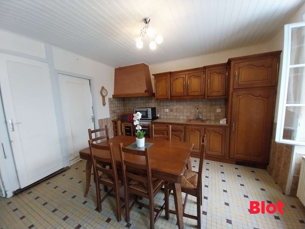 Maison à MINIAC-MORVAN