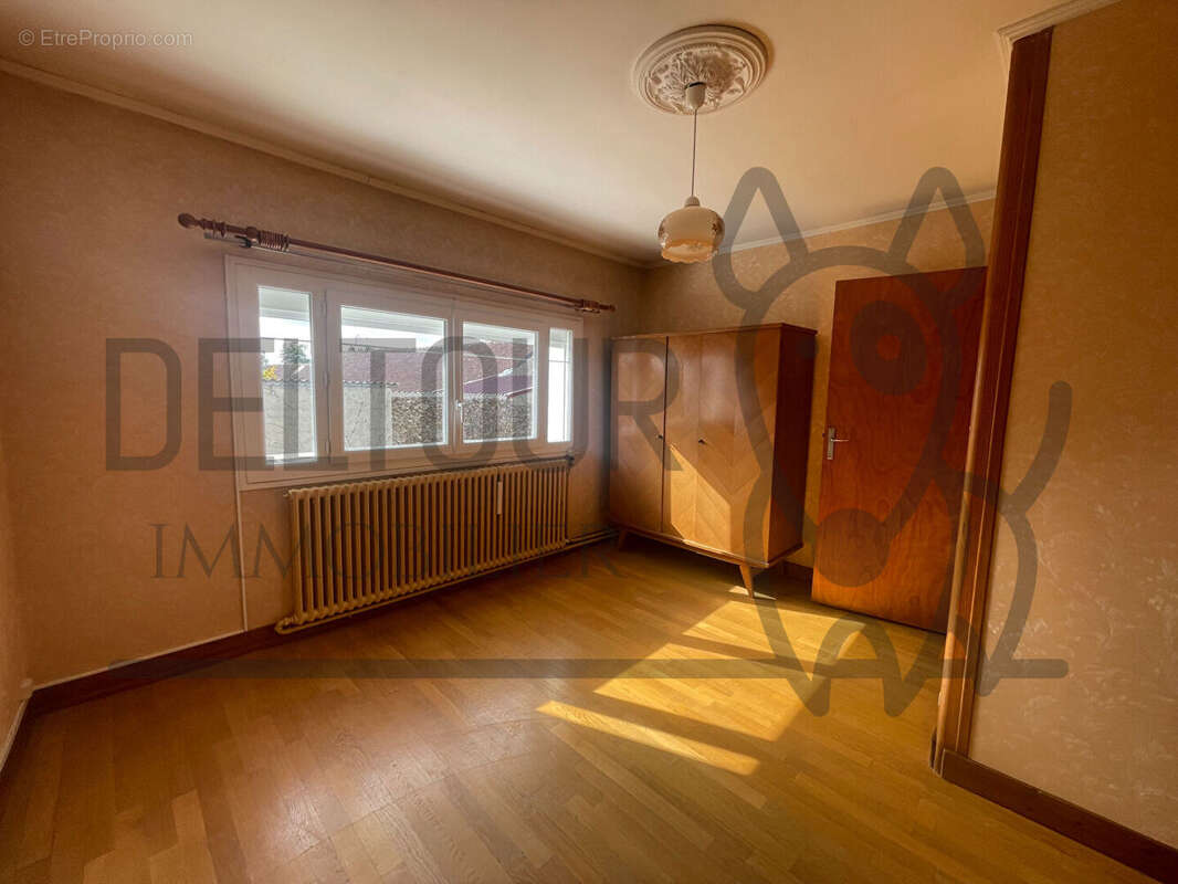 Maison à FAREMOUTIERS