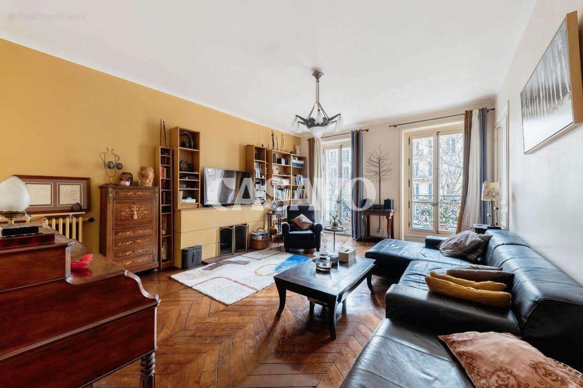 Appartement à PARIS-10E