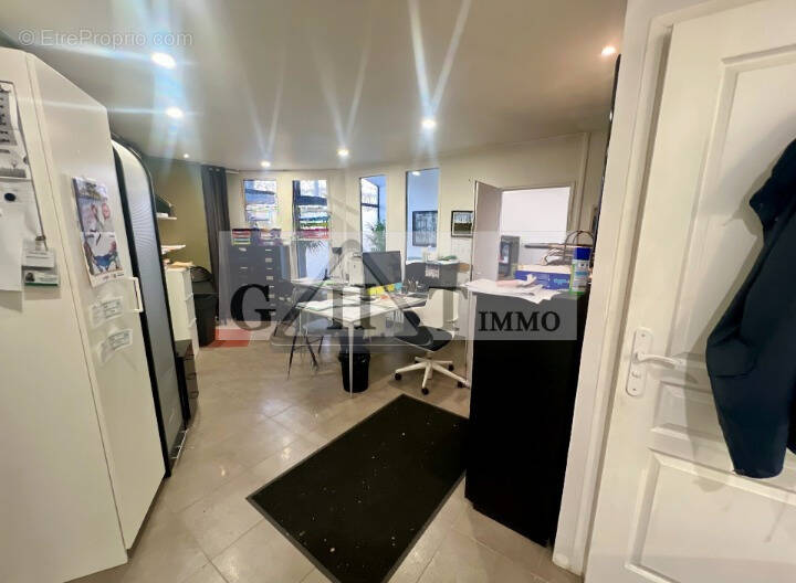 Commerce à ROMAINVILLE