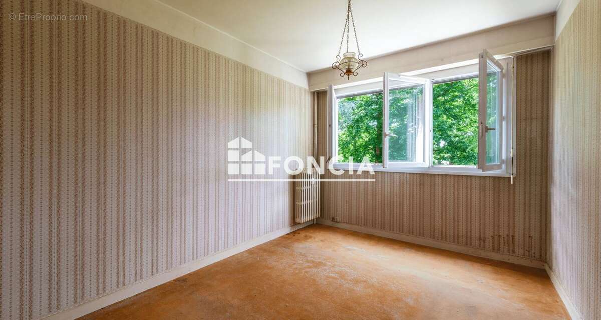 Appartement à AVRILLE
