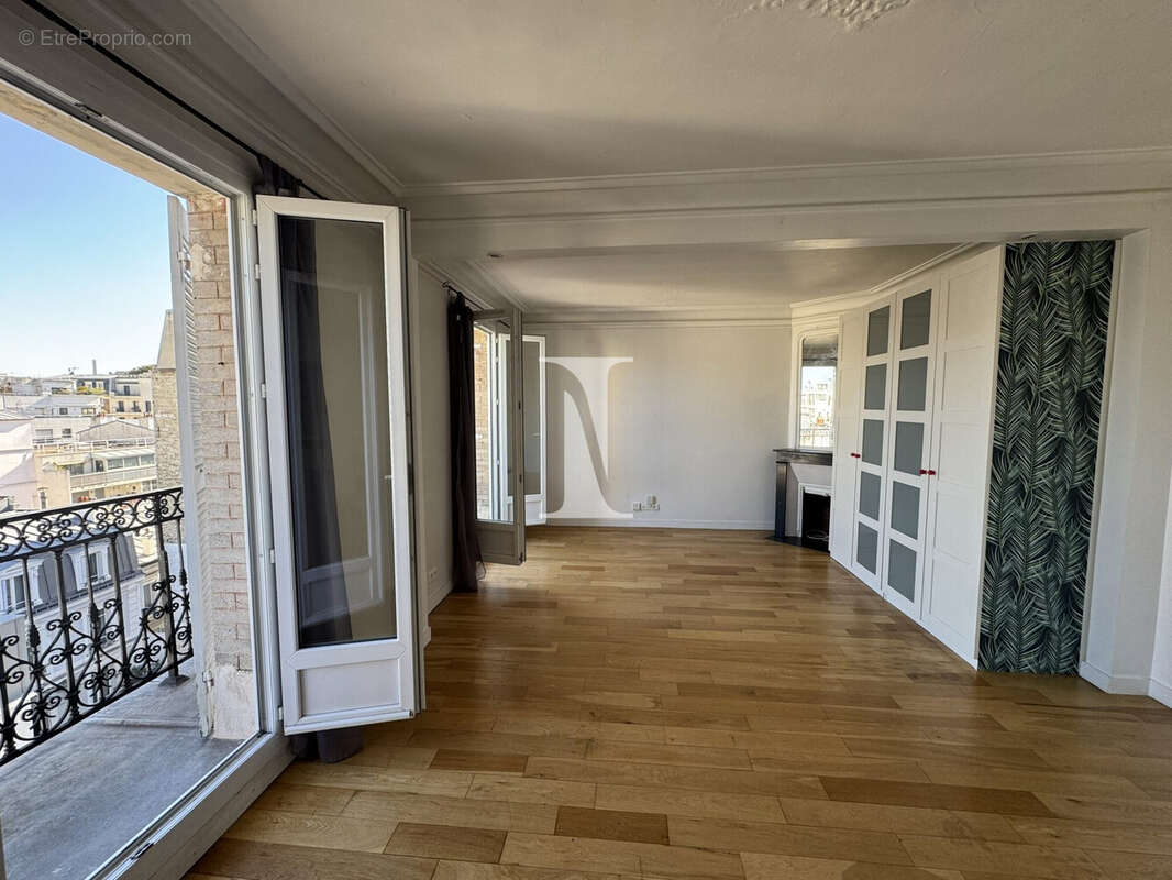 Appartement à LEVALLOIS-PERRET