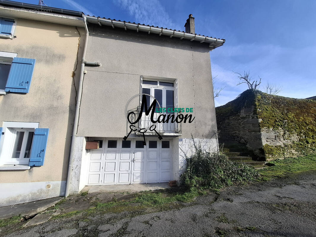 Maison à CHATEAUPONSAC