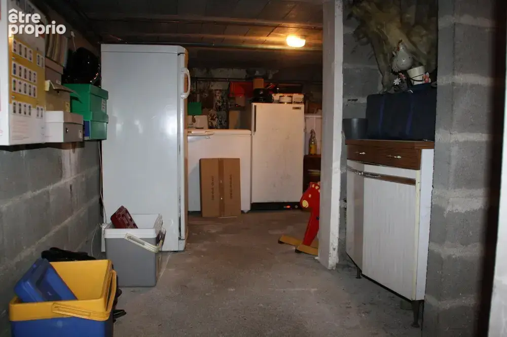 Situé au coeur de Beaumont en Véron local commercial comprenant une boutique et arrière boutique de 28m2, labo - photo 13