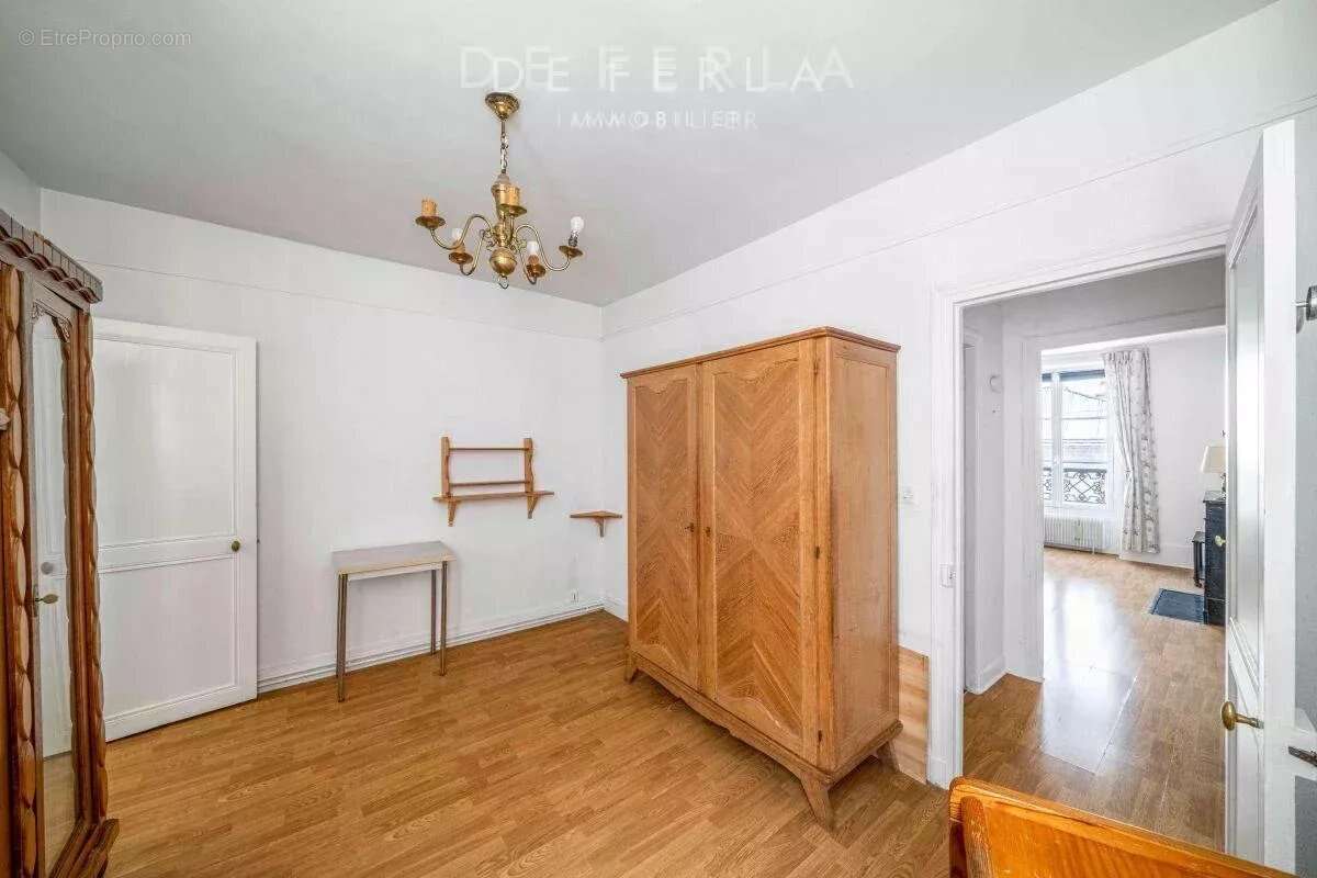 Appartement à PARIS-7E