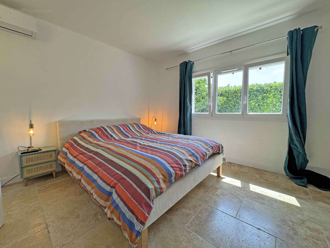 Vence - Villa rénovée avec jardin et appartement indépendant à proximité du centre-ville - photo 13