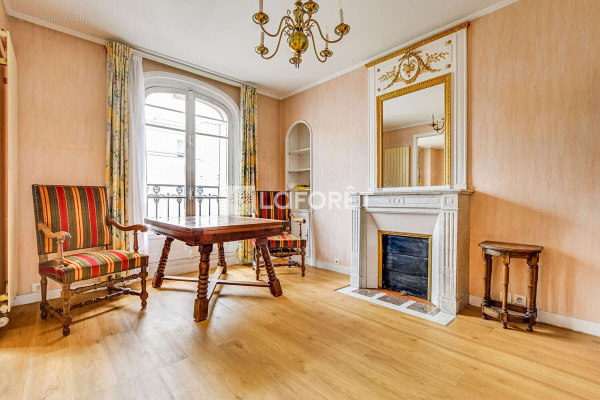 Vaugirard ? Bel appartement ancien traversant de 77 m² au pied des commerces - photo 5