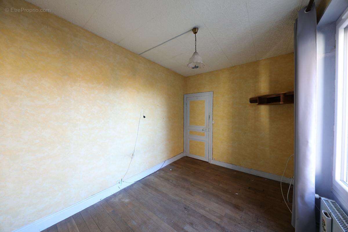 Maison à OUZOUER-SUR-TREZEE