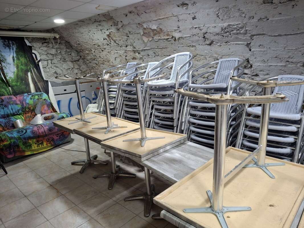 Commerce à ROQUEVAIRE