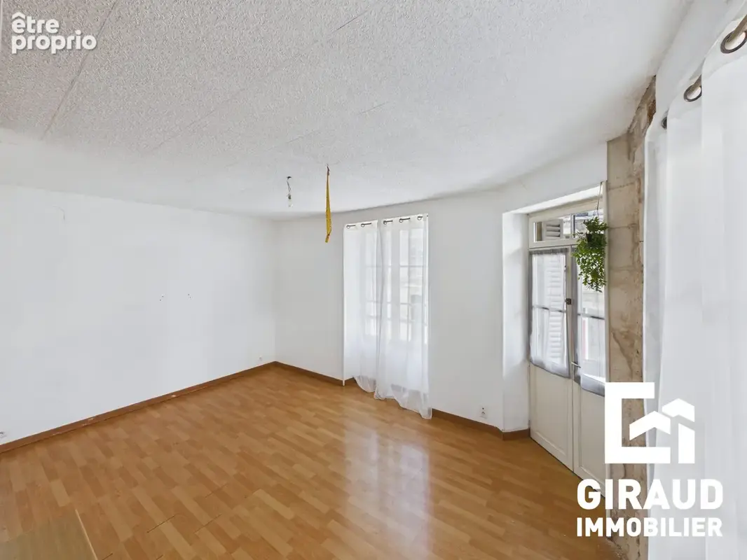 Appartement 120 m² à vendre à Fontenay-Le-Comte (85200) - photo 4