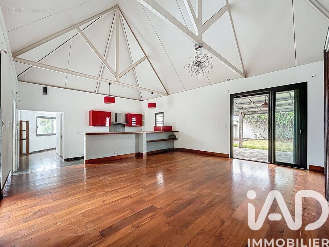 Photo 1 - Maison à SAINT-DENIS