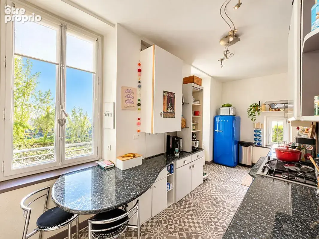 Maison de maître avec piscine et terrain arboré de 1 600 m² - photo 7