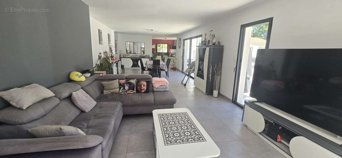 MAISON 2018 / 139 m2 / 3 ch + bureau dont une suite parentale / garage / jardin / piscine - photo 4