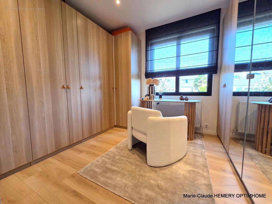 Dinard, Thalassothérapie, belle Villa BBC de 202m² sur parcelle de 400 m² clôturée et paysagée. Rénovation récente de qualité - photo 9