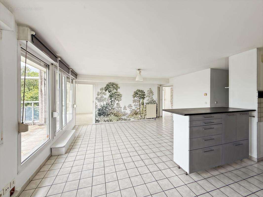 Appartement À Vendre T4 de 73 m2 avec Balcon et BOX à REIMS - photo 6