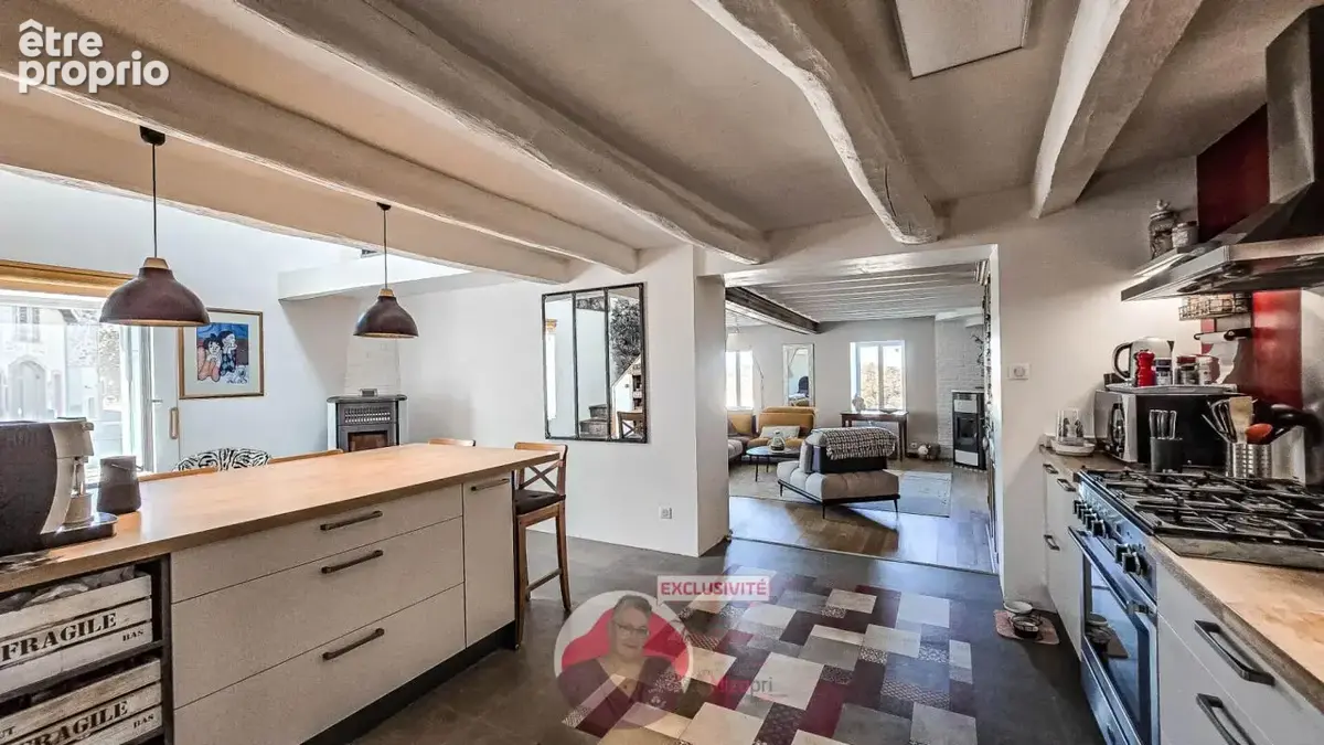 Maison en pierres 155 m², immense terrasse et dépendances, Proche Billom - photo 4