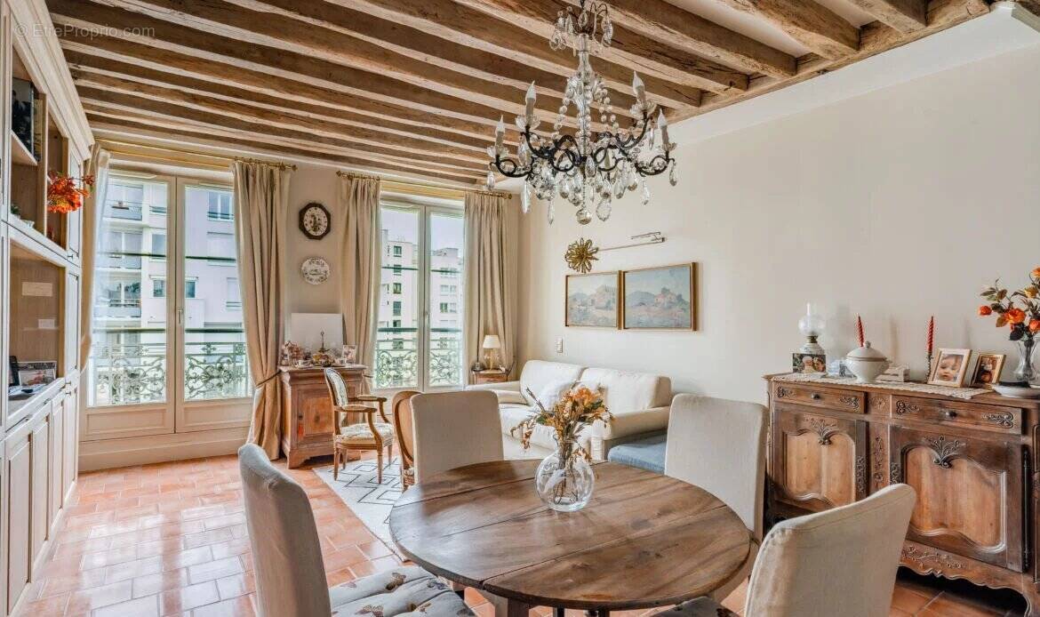 Appartement à PARIS-3E