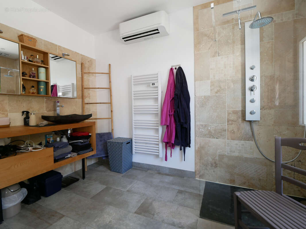 Maison à SAINT-CHRISTOPHE