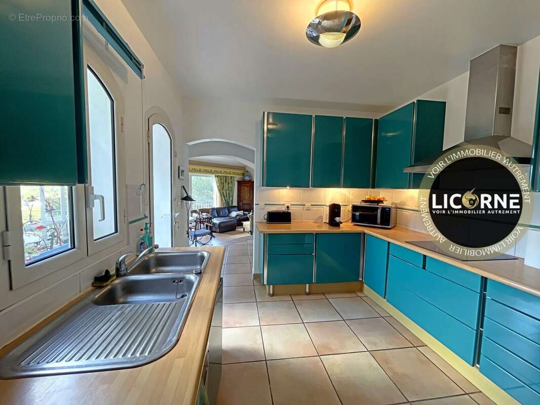 Maison à SAINT-CYR-SUR-MER