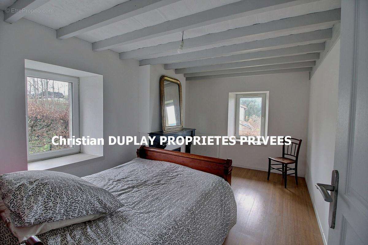 TARENTAISE 42660 dans un hameau paisible au dessus de Rochetaillée ferme rénovée en 2010 sur la partie habitation 112m² habitabl - photo 8