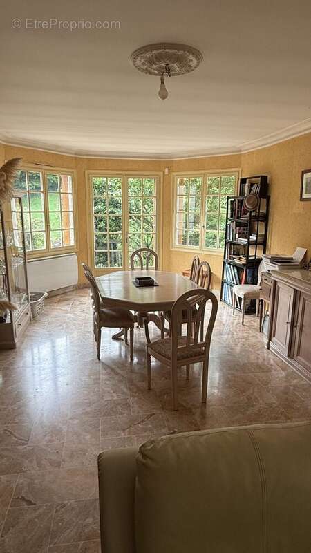 Maison à VILLEDIEU-LE-CHATEAU