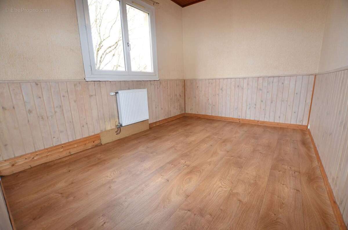 Appartement à SAINTE-GENEVIEVE-DES-BOIS