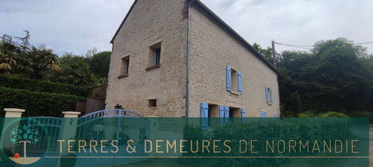 Maison à MEZIDON-CANON