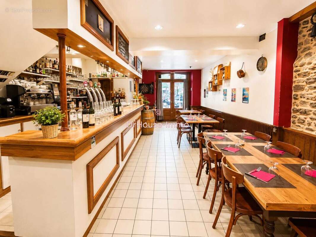 Commerce 250 m² à Laruns  - photo 4