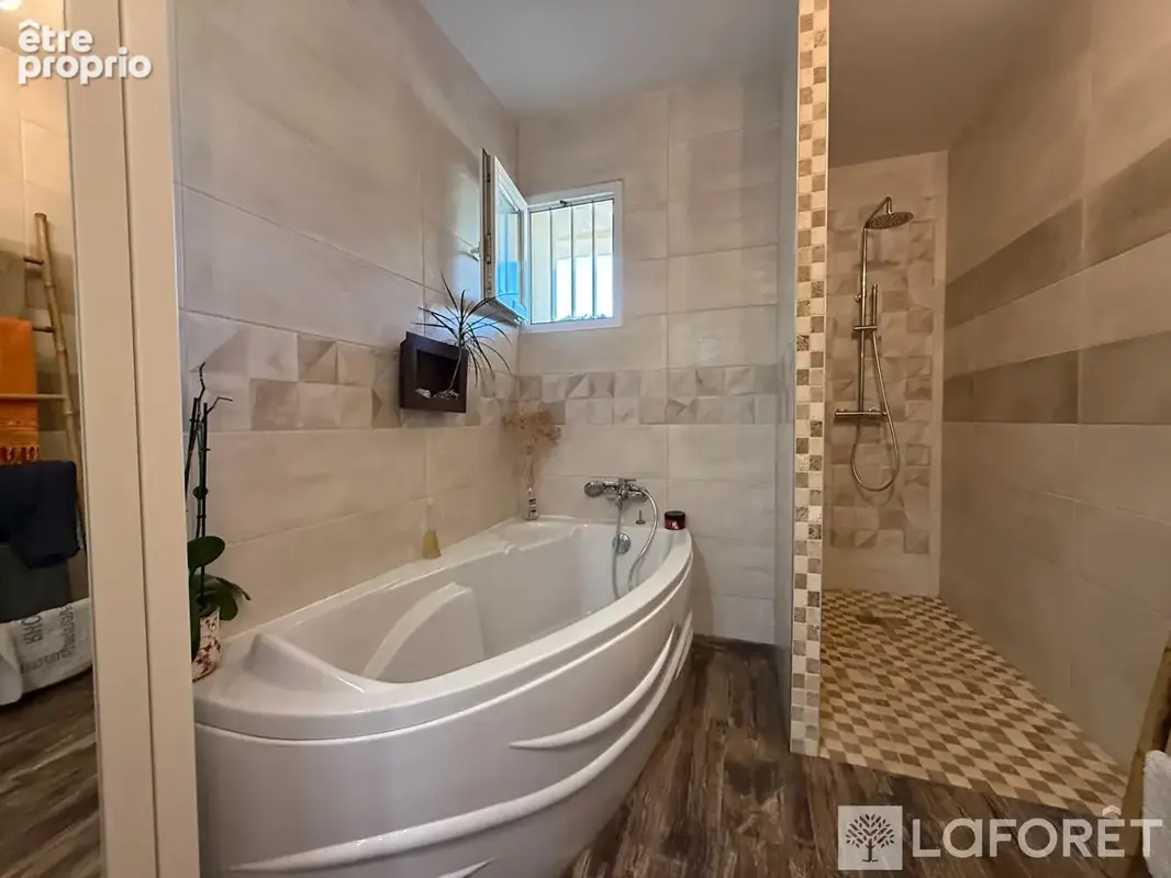 Maison familiale de plain-pied ,152 m² , 4 chambres + bureau, Pérignac - photo 9