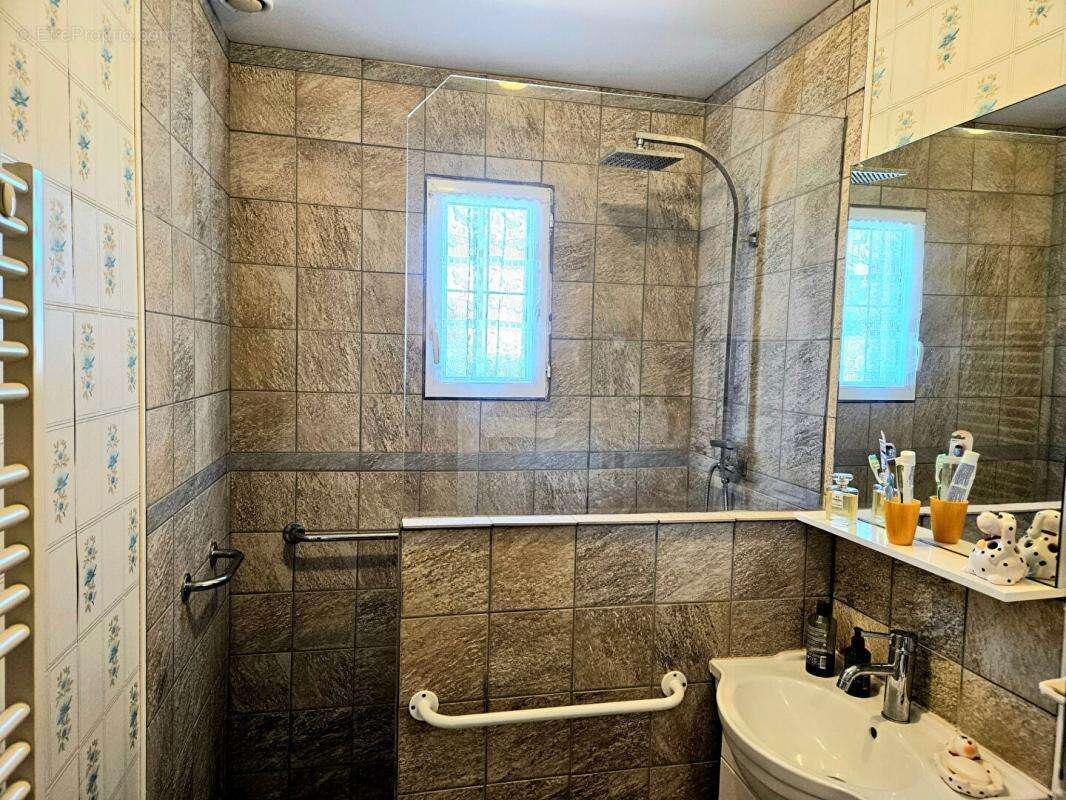 VENDU PAR L'AGENCE - Cuigy En Bray - Maison de plain pied de 72 m2 - 2 chambres - sous-sol total sur 1.400 m2 de terrain plat - photo 12