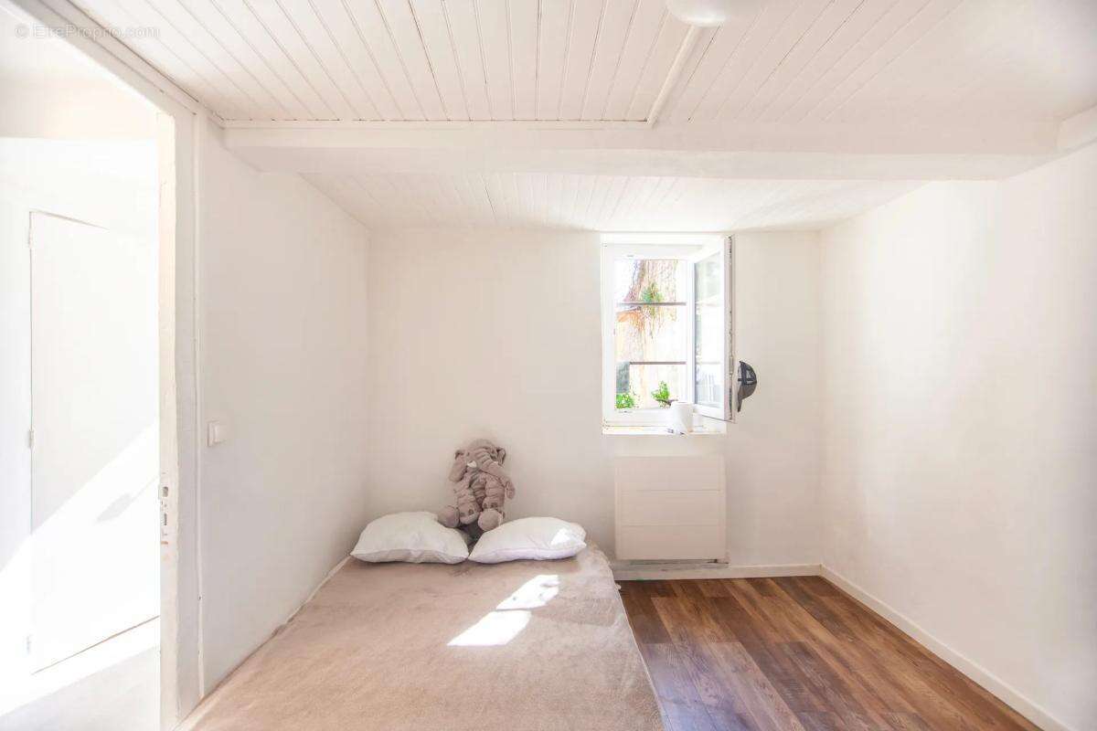 Appartement à MARSEILLE-3E