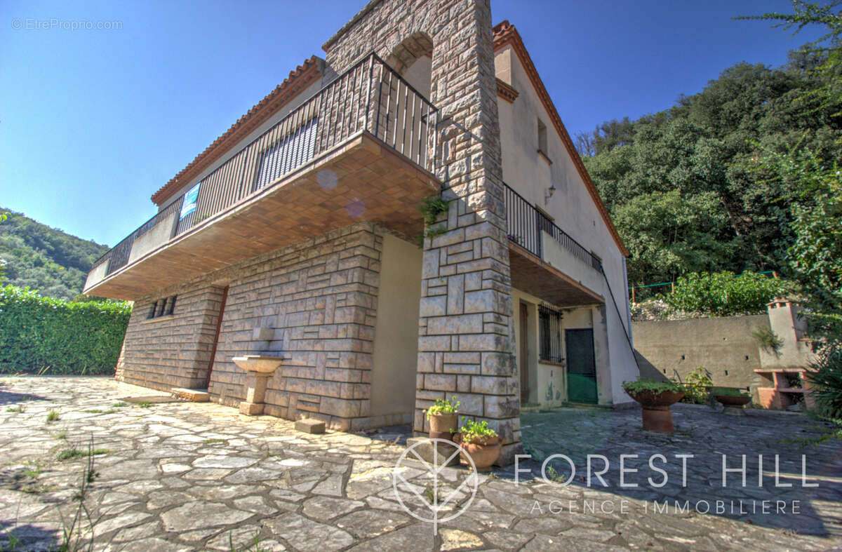 Maison 4 faces   fort potentiel, grand garage et terrain - photo 22