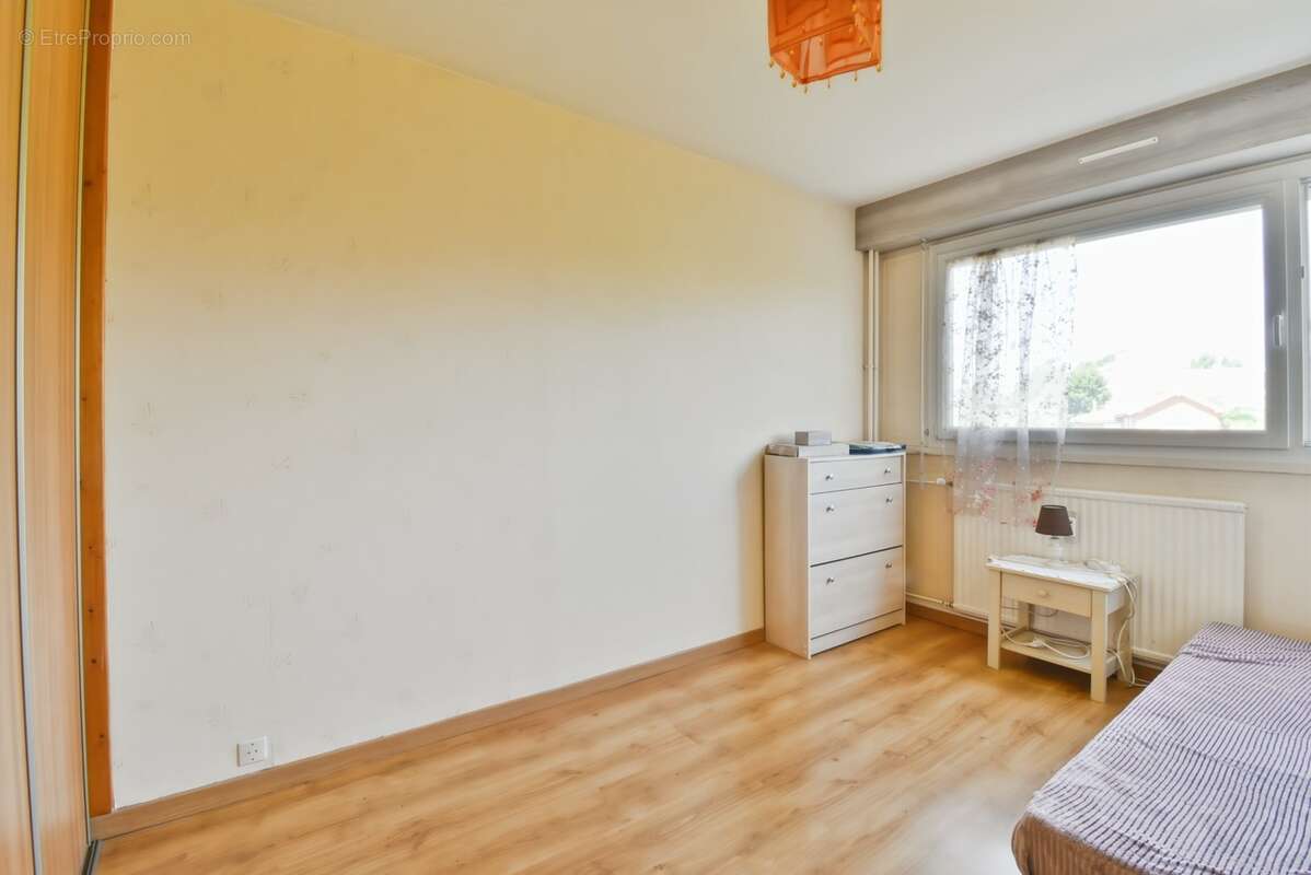 À 10 min de la gare – T3 lumineux avec balcon, garage et cave - photo 9