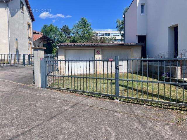 Investisseur - Immeuble de rapport + locaux d'activités - Rentabilité 8% - photo 3