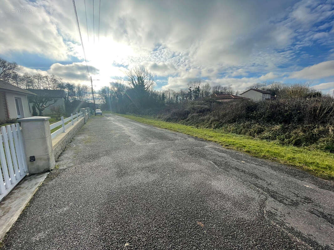 Terrain à LAHEYCOURT